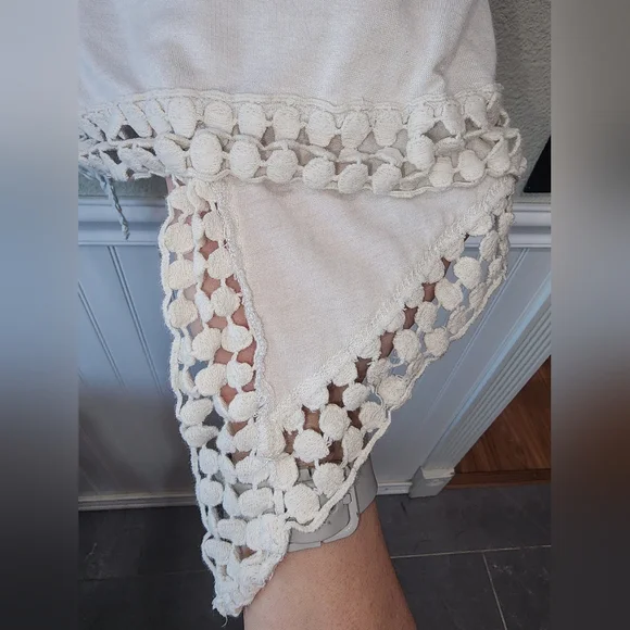 Charlotte Russe White Party Tank Top with Open Back Size Small - Picture 4 of 5